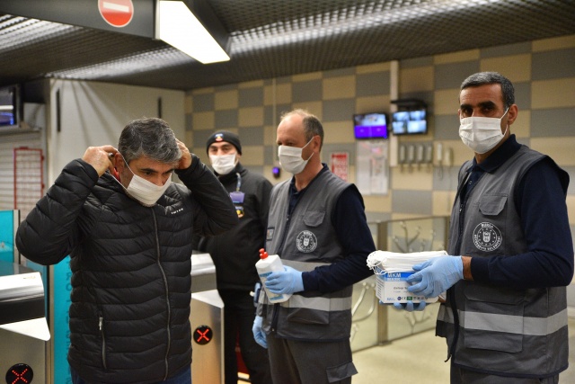 Maskeler Büyükşehir’den tedbir vatandaştan