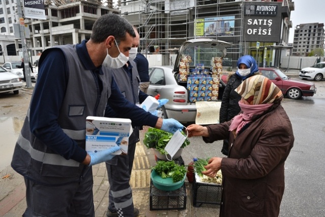 Maskeler Büyükşehir’den tedbir vatandaştan