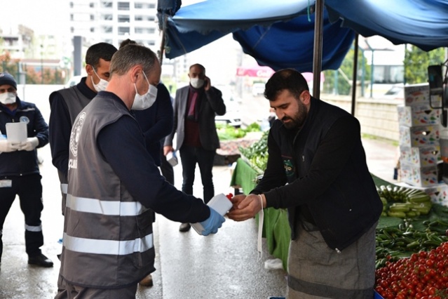 Maskeler Büyükşehir’den tedbir vatandaştan
