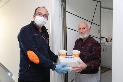 Her gün 2.500 kişiye 2 öğün