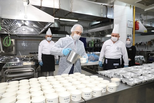 Her gün 2.500 kişiye 2 öğün