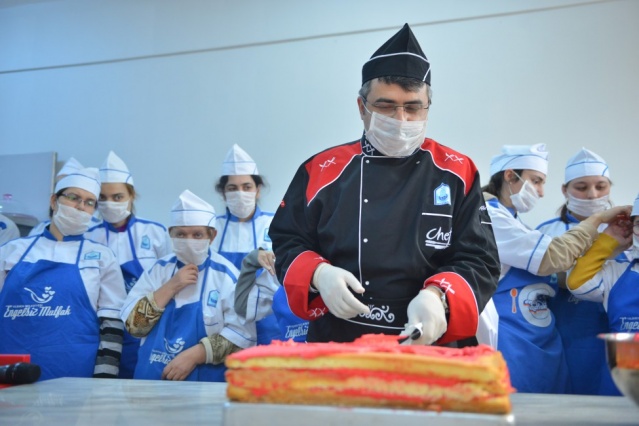 “Engelsiz Mutfak”tan Mehmetçik’e “Ay Yıldızlı” destek