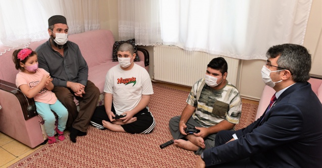 Başkan Yılmaz vatandaşa kulak veriyor