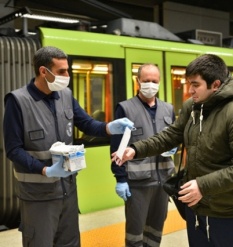 Maskeler Büyükşehir’den tedbir vatandaştan