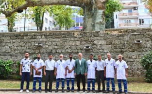 Asırlık çınarlar, ‘Çınar hekimleri’ ile güvende