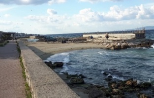 Güzelyalı sahiline estetik dokunuş