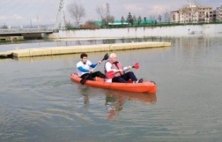 Huzurevi sakinlerinin kano keyfi