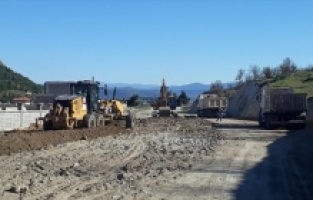 Balıkesir’in ilçelerinde yol çalışmaları sürüyor