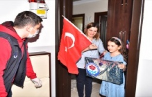 Başkan Zorluoğlu'ndan 23 Nisan sürprizi