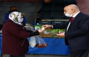 Keçiören Belediyesi'nden 120 bin maske, 50 bin şişe dezenfektan