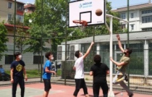 Bağcılar’da gençler doyasıya eğlendi