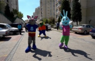 Başakşehir’de çocuklara balkon sürprizi