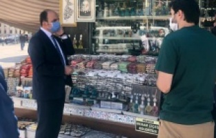 Başkan Konyalı esnafı ziyaret etti