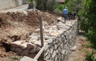 Bitlis’te yol genişletme çalışması