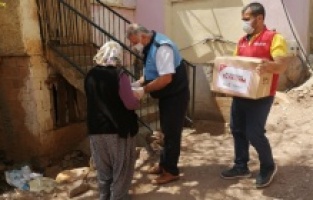 Kahramanmaraş: Gıda yardımları sürüyor