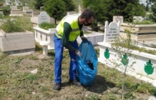 Keçiören: Mezarlıklarda detaylı temizlik