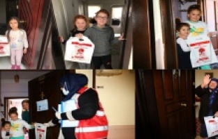 Keçiören’de kitaplar evlere ulaştırılıyor