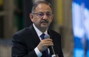 Özhaseki’den AK Partili belediyelere övgü