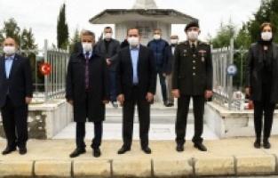 Samsun: Başkan’dan şehitliklere ziyaret