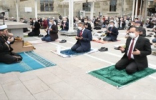 Samsun’da 74 gün sonra ilk Cuma namazı