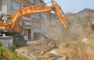 Yıldırım’da metruk yapılar yıkılıyor