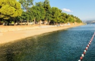 Kadınlar plajı yenilenen yüzüyle hizmette