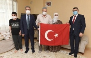 Yıldırım şehit ailelerinin yanında