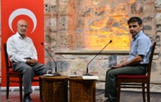 Edebiyat Söyleşileri’nin konuğu Mengüşoğlu