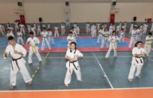 Kış spor okulları yıldırımlı minikleri bekliyor