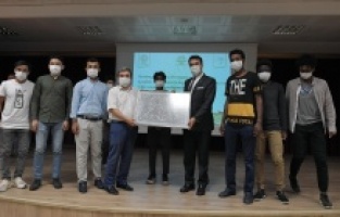 Uluslararası Lisenin ilk mezunlarına veda