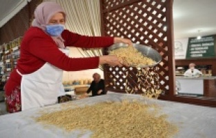 Büyükşehir’in yardımlarına anne eli değdi