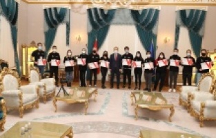 Vlogger akademide sertifika heyecanı