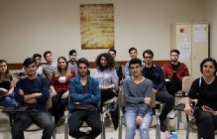 Esenler geleceğin sanatçılarını yetiştiriyor