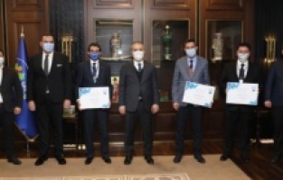 Şehre değer katan personele ödül