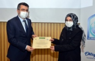 Yazarlık atölyesi mezunlarına sertifika