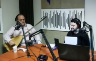Bağlama ustası Akdeniz Radyo Esenler’de
