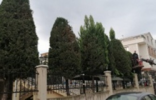 Gürsu Belediyesi kamusal alanlara bakım yapıyor