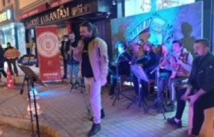 Gürsu’da pandemi akşamları konserlerle renkleniyor