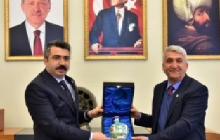 Komşu’dan Uyumayan Kütüphane’ye ziyaret