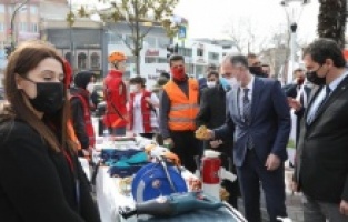 6,7 şiddetindeki Van depremi İnegöl'de canlandı