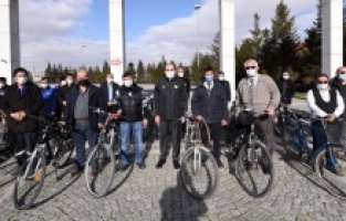 Konya: Başkan Altay, işe bisikletle giden çalışanlarla buluştu