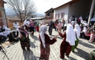 Bursa İnegöl'de unutulmaya yüz tutmuş kültürler yaşatılıyor
