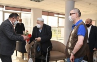 Samsun: Başkan Demir, huzurevini ziyaret etti