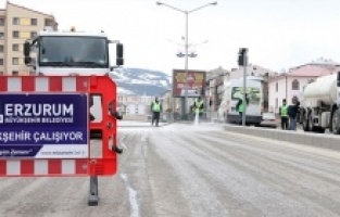 Erzurum Büyükşehir salgınla mücadeleye devam ediyor