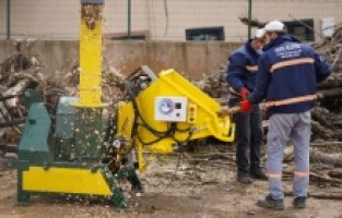 Bursa Kestel’de budama atıkları organik gübreye dönüşüyor
