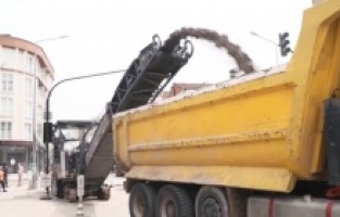 Boş kalan yollara makyaj