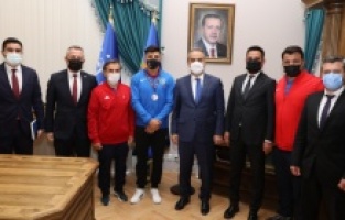 Bursa'da Avrupa üçüncüsü Ergen’den Başkan Aktaş’a ziyaret