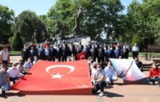 İnegöl: Milli mücadelenin 102. yılı coşkuyla kutlandı