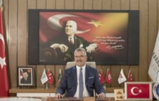 Karacabey Belediyesi'nden çocuklara bayram hediyesi