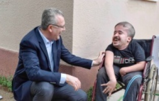 Başkan Özkan’dan Babalar Günü için en özel kutlama